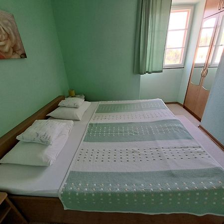 Apartmani Dusica Lumbarda Kültér fotó