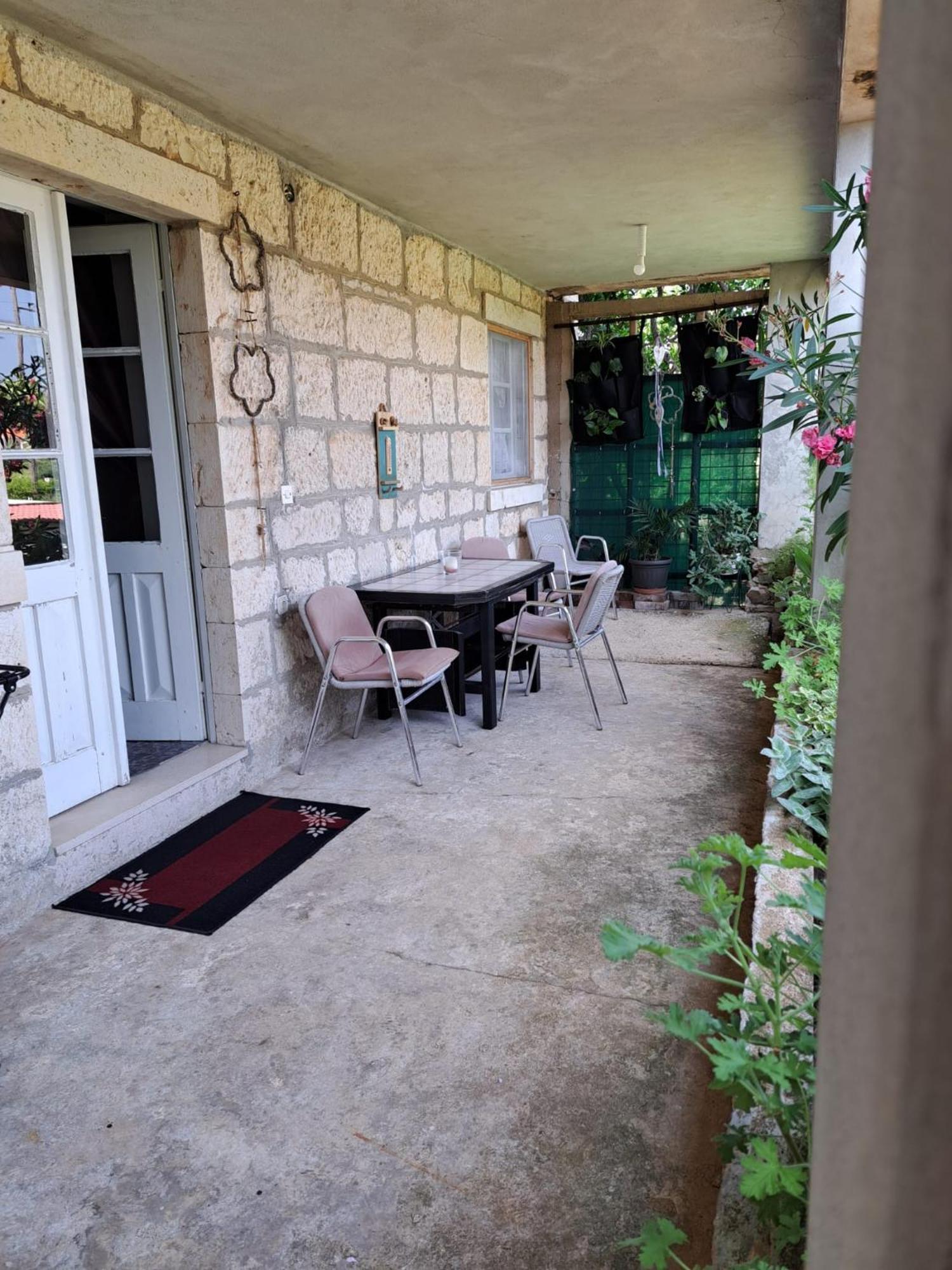 Apartmani Dusica Lumbarda Kültér fotó