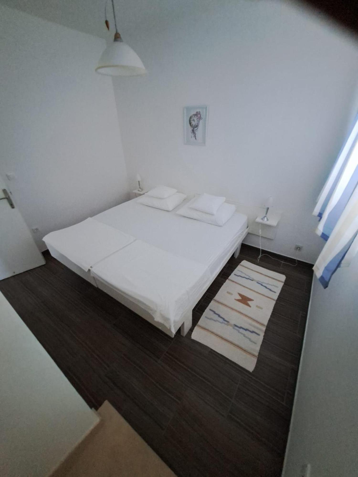 Apartmani Dusica Lumbarda Kültér fotó