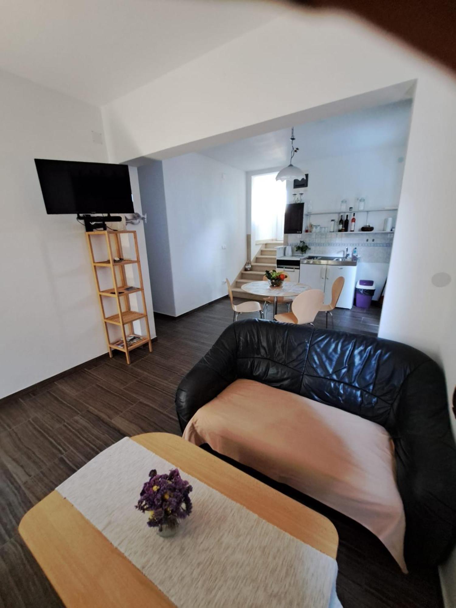 Apartmani Dusica Lumbarda Kültér fotó