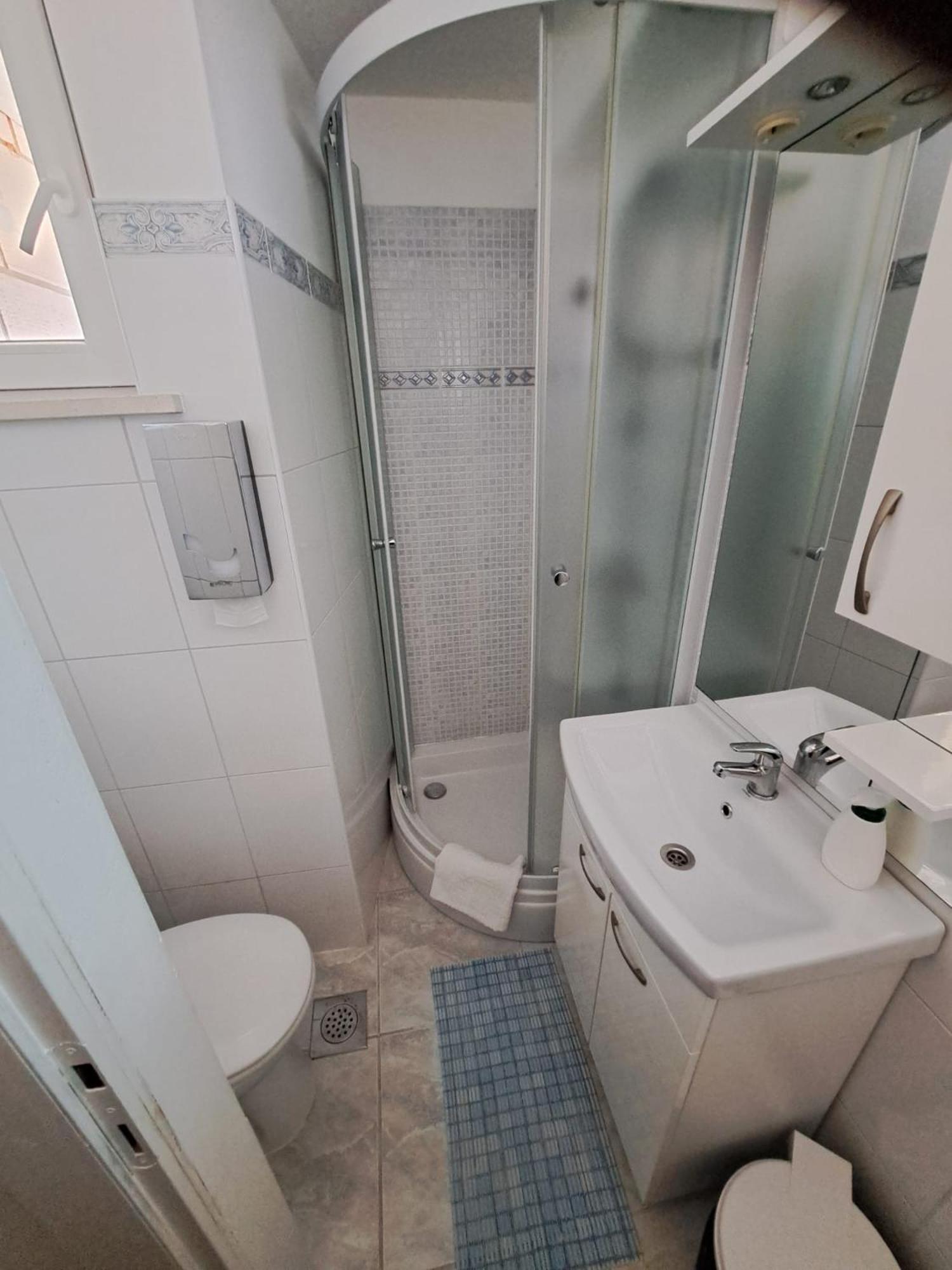 Apartmani Dusica Lumbarda Kültér fotó